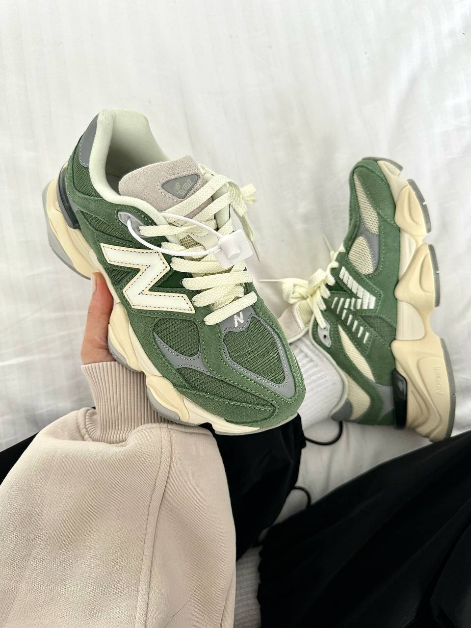 NEW BALANCE 9060 “GREEN SUEDE” premium