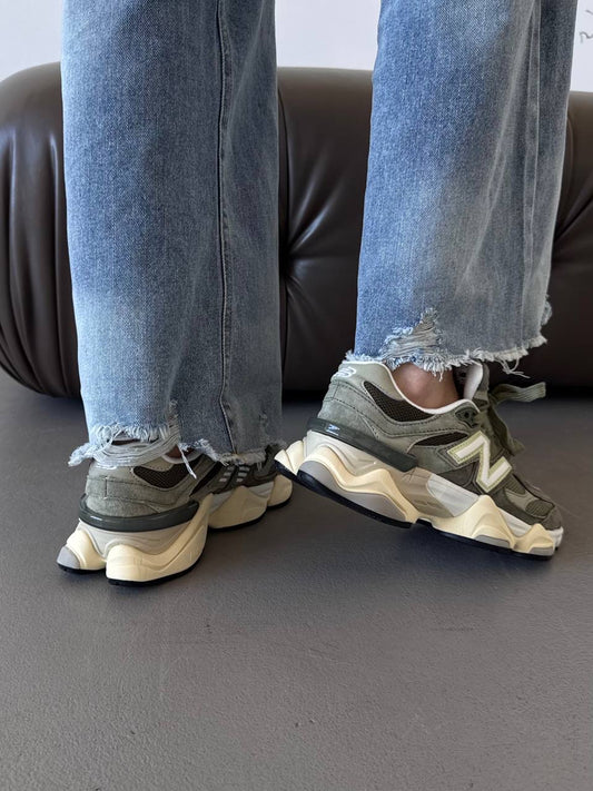 NEW BALANCE 9060
DARK ARMY premium